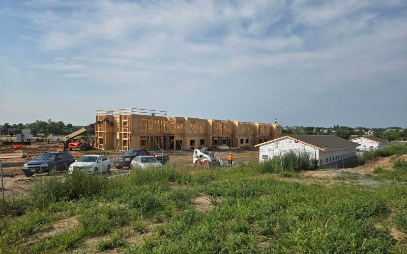 Gretna Landing Apartments Go Vertical