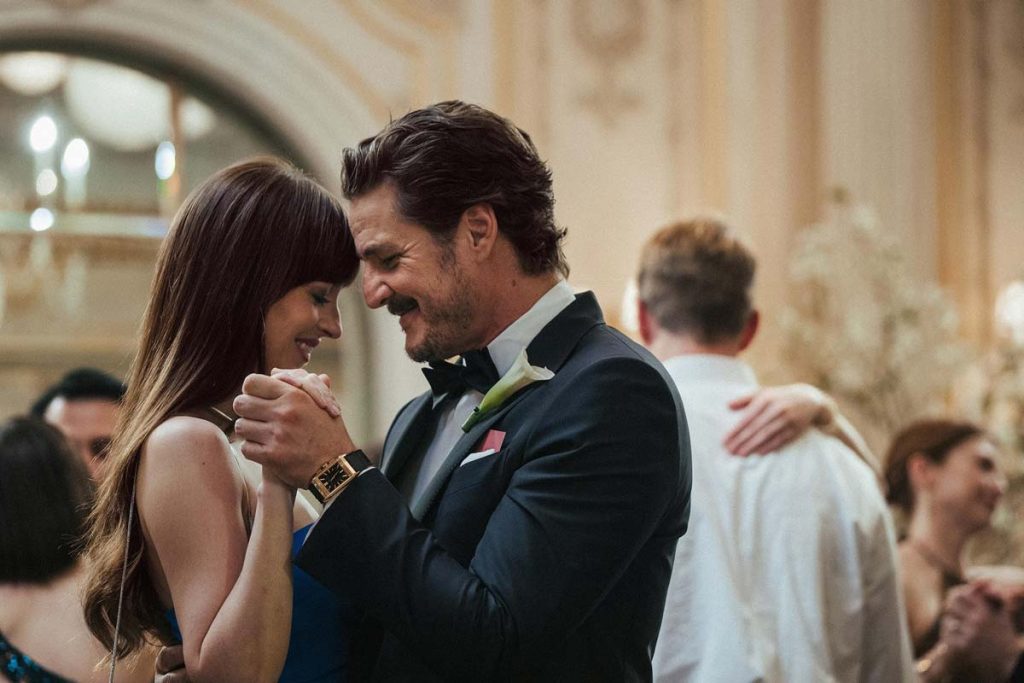 Dakota Jonson as Lucy and Pedro Pascal as Harry