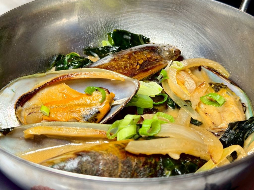Coconut basil mussels