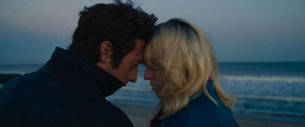 Jeremy Allen White as Bruce and Odessa Young as Faye
