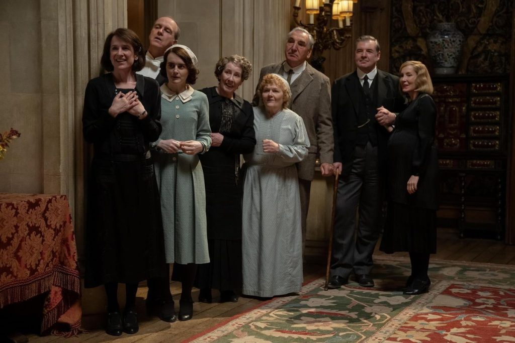 Jim Carter, Raquel Cassidy, Brendan Coyle, Kevin Doyle, Joanne Froggatt, Phyllis Logan, Lesley Nicol, and Sophie McShera