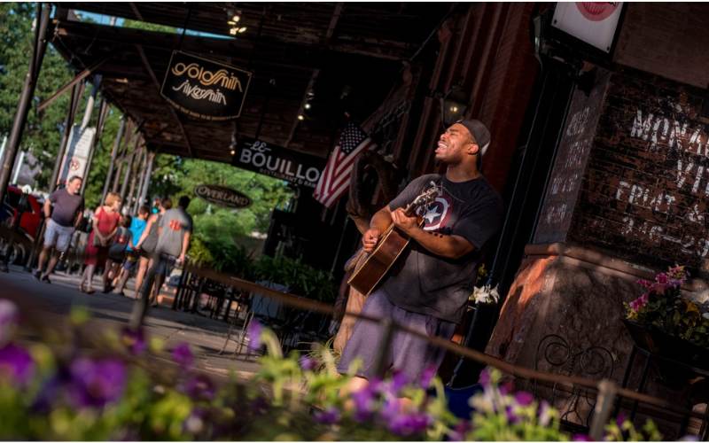 See the Old Market Through a Tourist’s Eyes