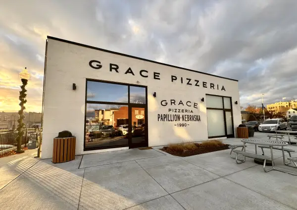 Exterior of Grace Pizza and Shakes