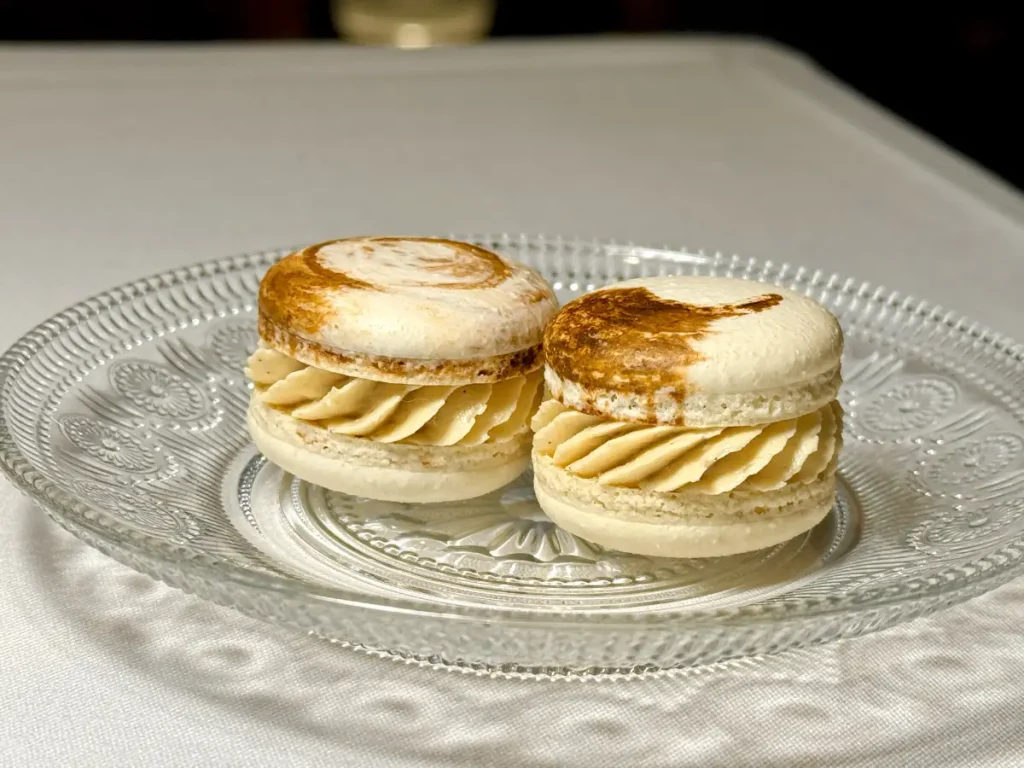 Butter pecan macarons