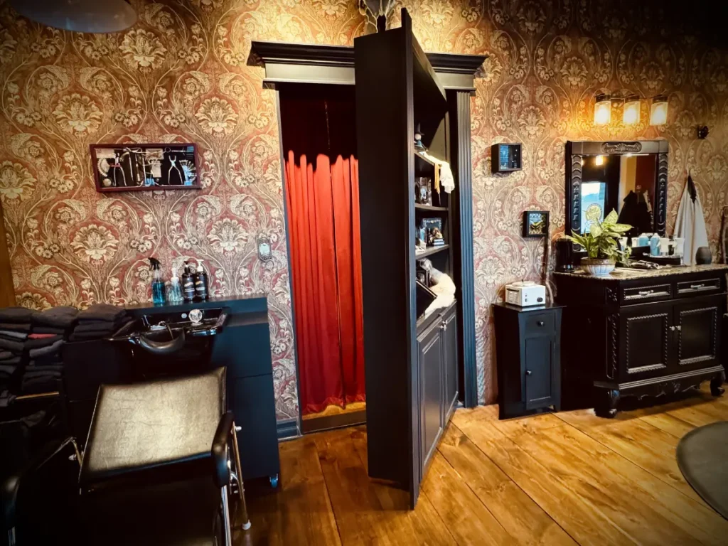 Speakeasy door from The Witchery to Barroco
