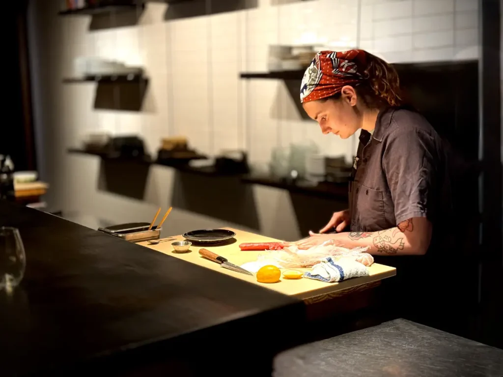Making sushi at Yoshitomo