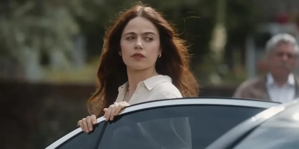 Molly Gordon as Rebecca Hampstead