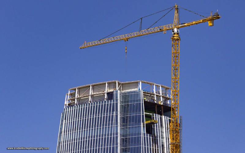 Exterior Curtain Wall Nears Top of Mutual Tower