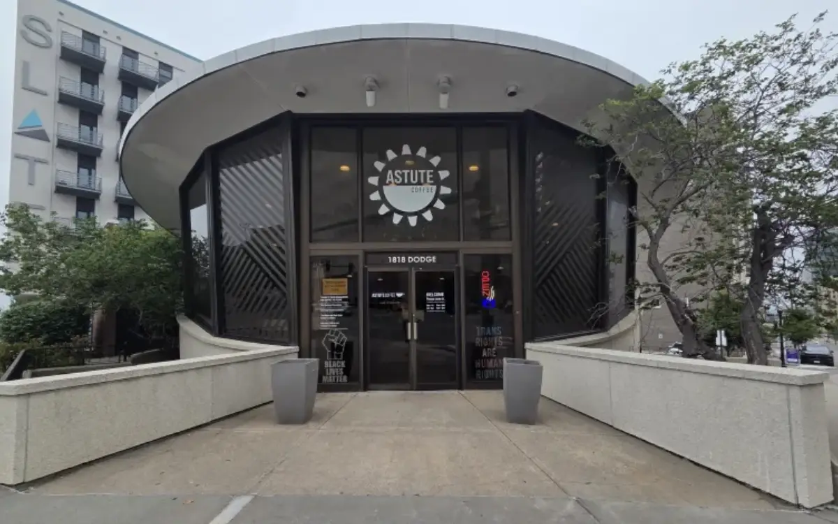 the flying saucer building front veiw omaha history article featured image